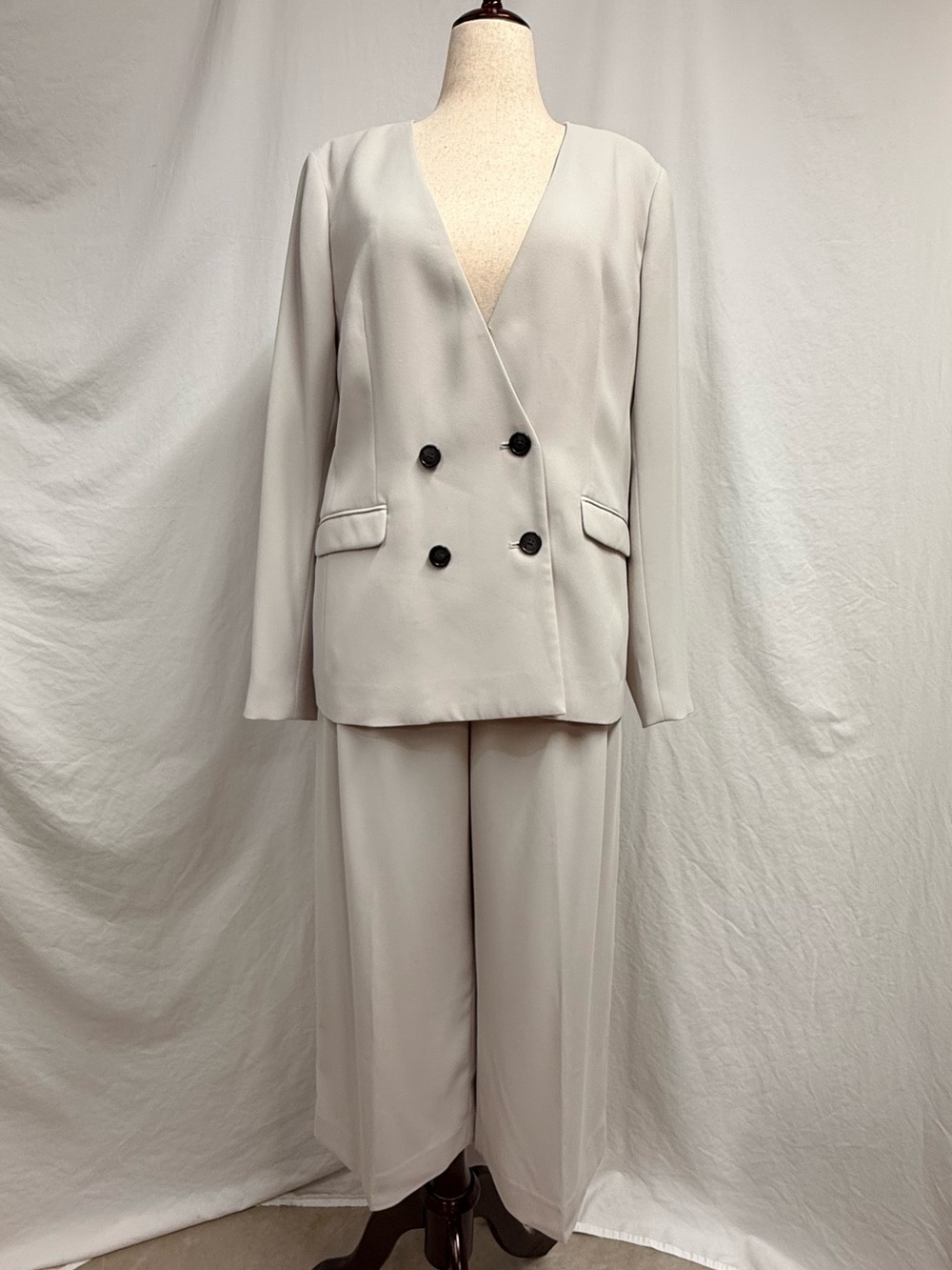 Women’s Double-Breasted Collarless Light Gray Suit Jacket
